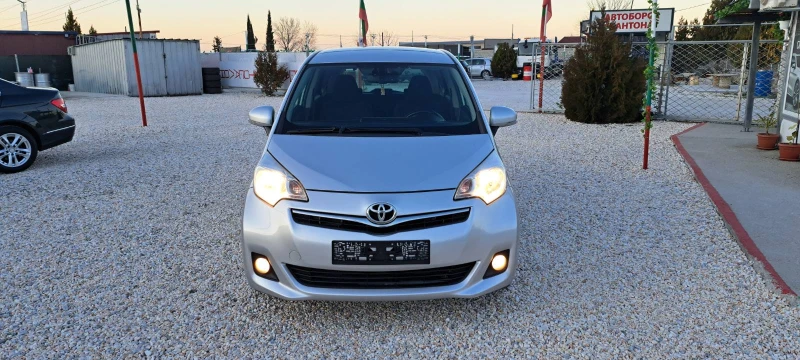 Toyota Verso S 1.3i Navi Kamera, снимка 2 - Автомобили и джипове - 49089002