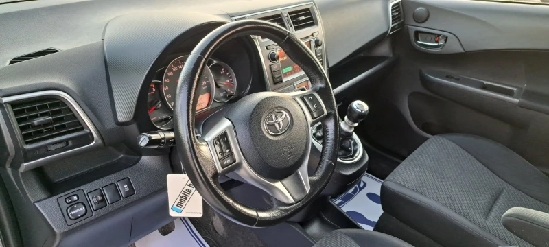 Toyota Verso S 1.3i Navi Kamera, снимка 10 - Автомобили и джипове - 49089002