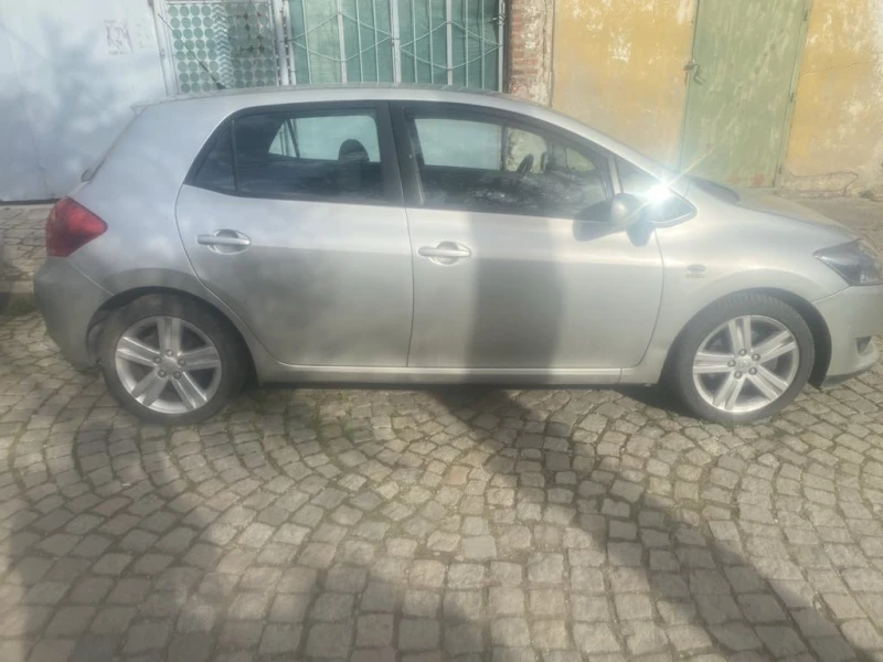 Toyota Auris D4D, снимка 4 - Автомобили и джипове - 52294110