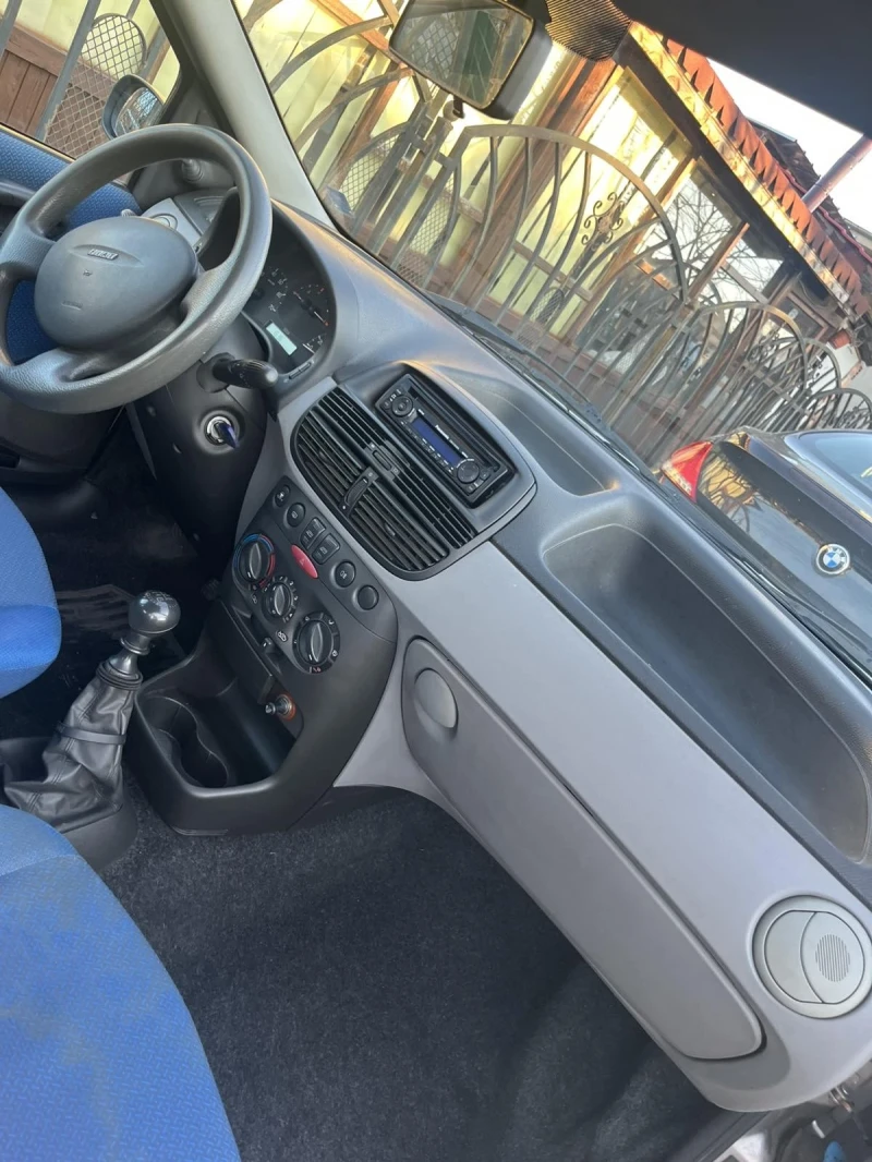 Fiat Punto, снимка 6 - Автомобили и джипове - 53212377