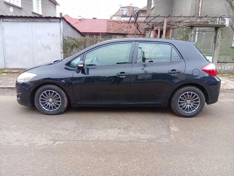 Toyota Auris 1.4d4d, снимка 15 - Автомобили и джипове - 53527914