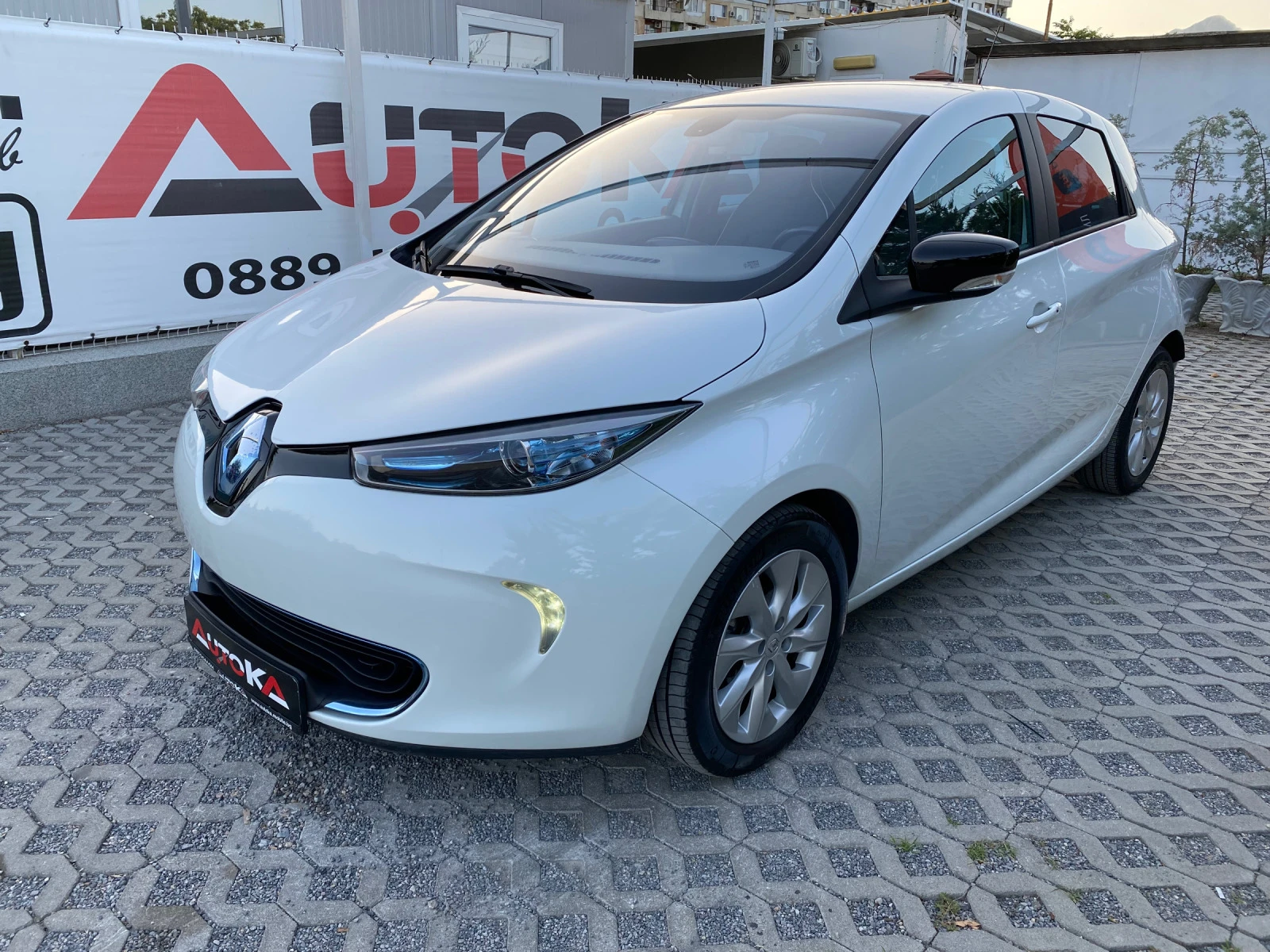 Renault Zoe 25KW= 53хил.км!= КАМЕРА= НАВИ= KEYLESS= АВТОПИЛОТ - изображение 6