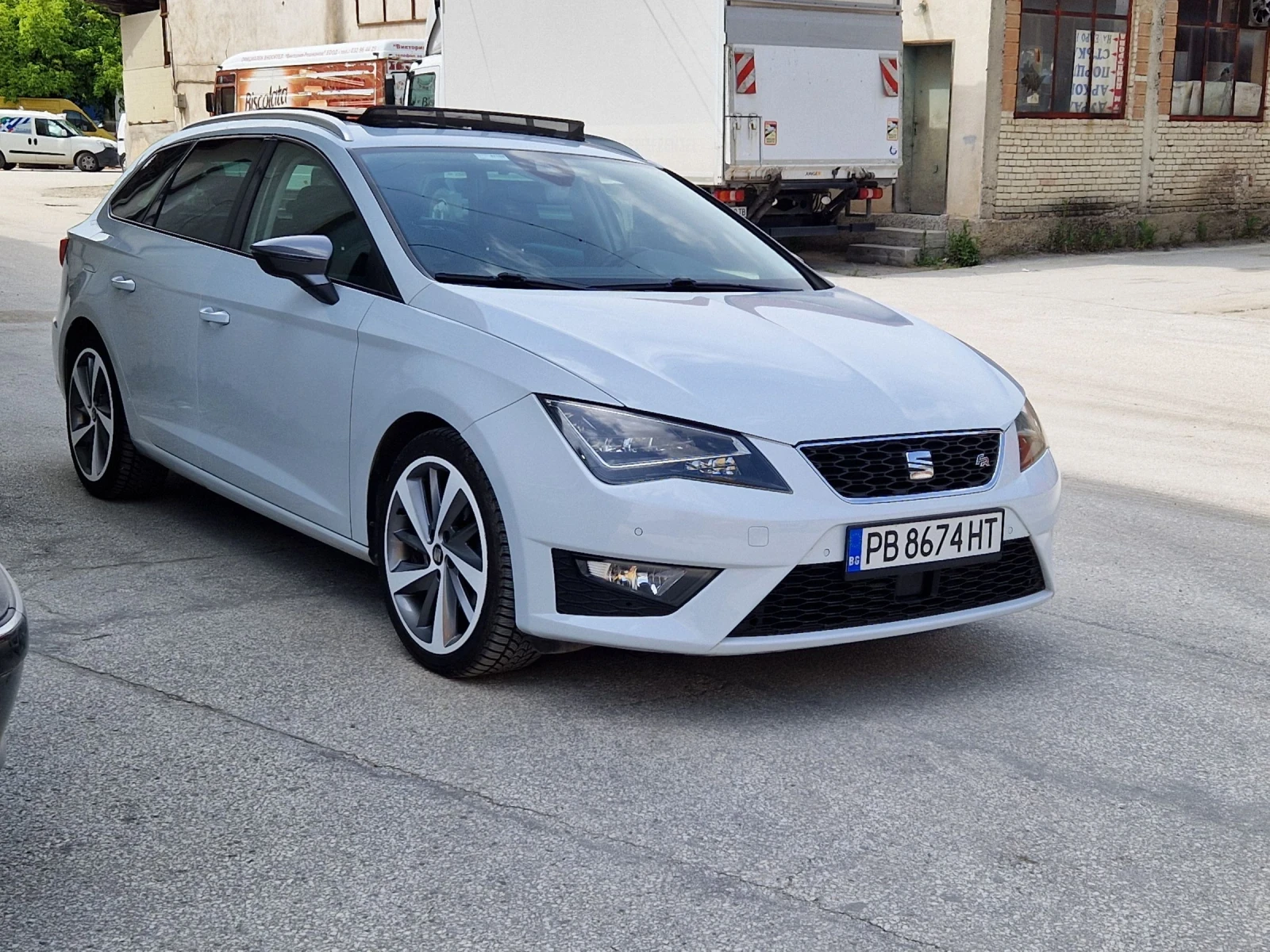 Seat Leon 2.0tdi , fr, 150 , distronik - изображение 3