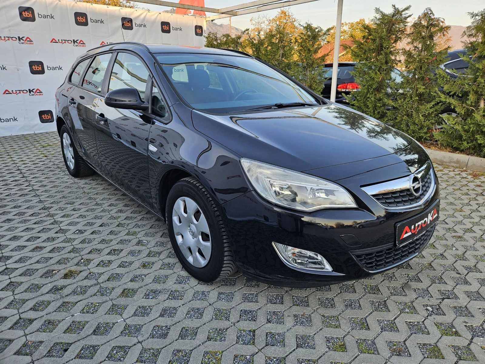 Opel Astra 1.7CDTI-110кс= 6СКОРОСТИ= АВТОПИЛОТ  - изображение 2