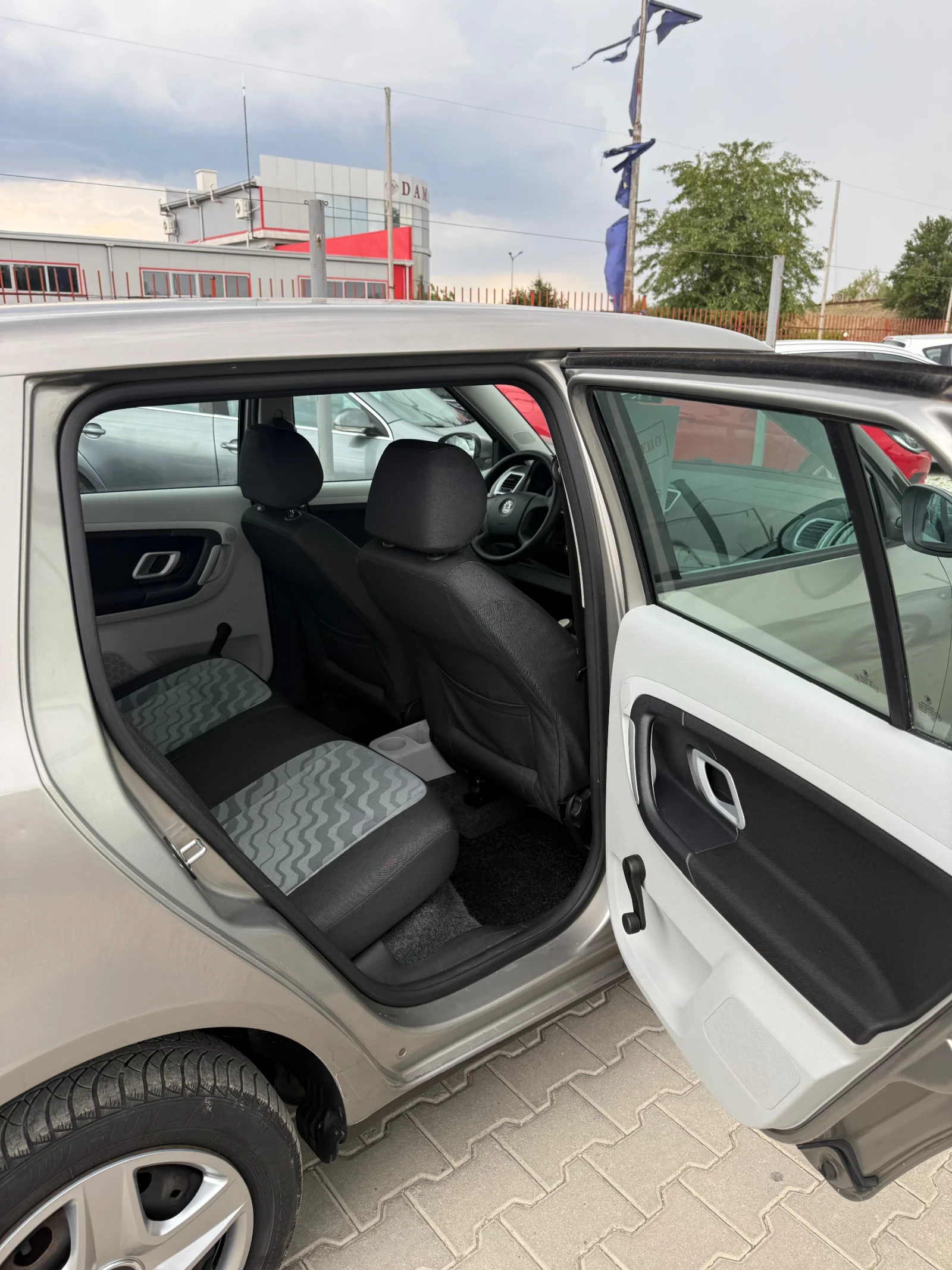 Skoda Fabia 1.4* Нов внос* Клима* Реална*  - изображение 6