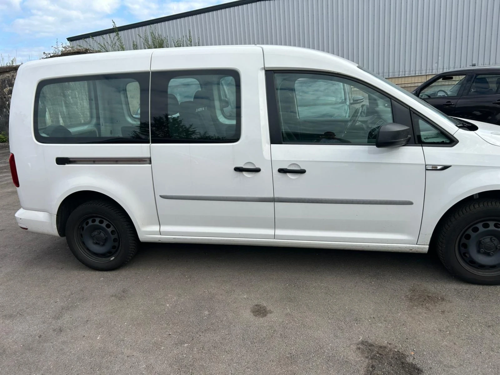 VW Caddy 2.0 дизел автоматик Макси - изображение 8