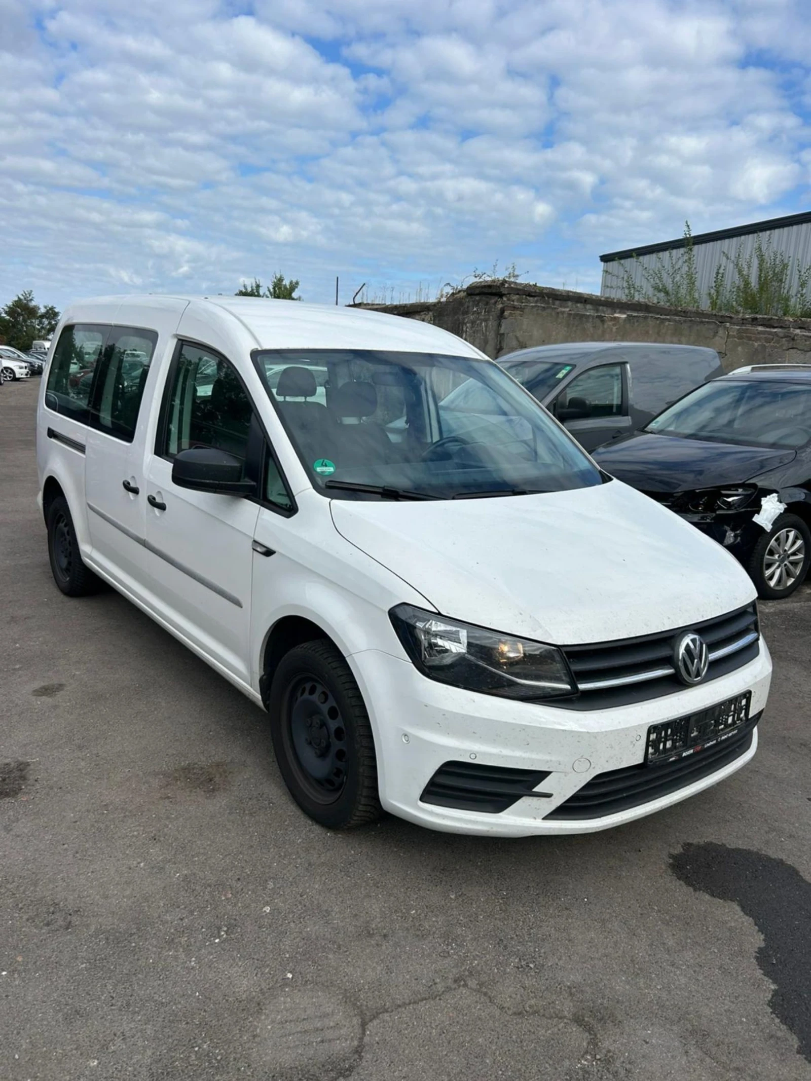 VW Caddy 2.0 дизел автоматик Макси - изображение 6