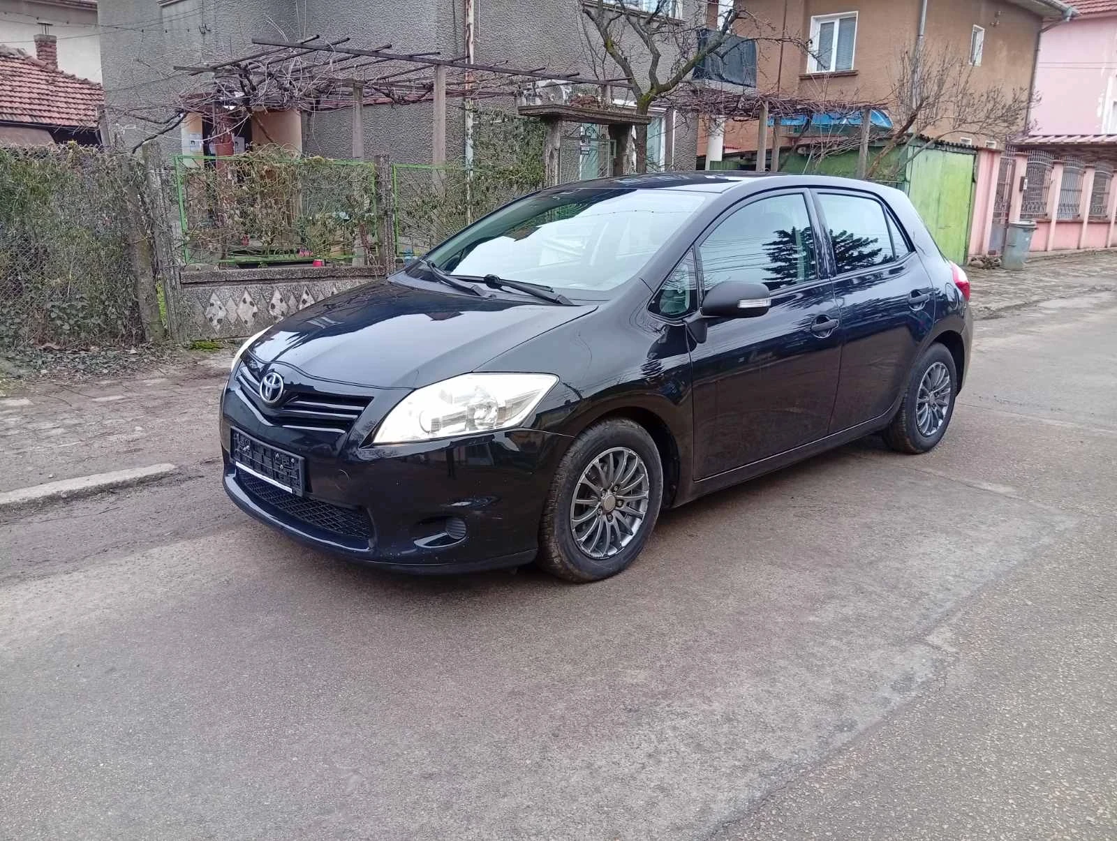 Toyota Auris 1.4d4d - изображение 4