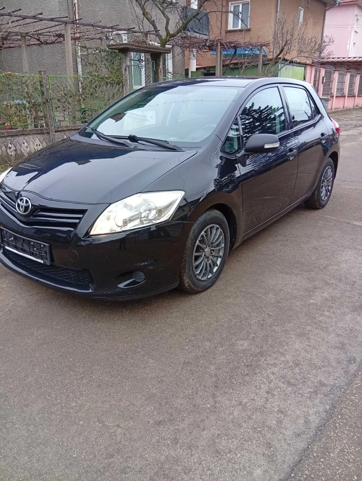 Toyota Auris 1.4d4d - изображение 2