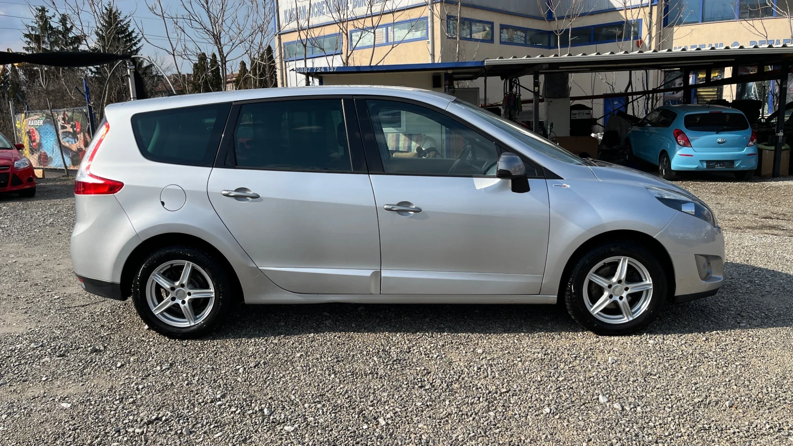 Renault Scenic 1.6 I NAVI, снимка 5 - Автомобили и джипове - 53739209