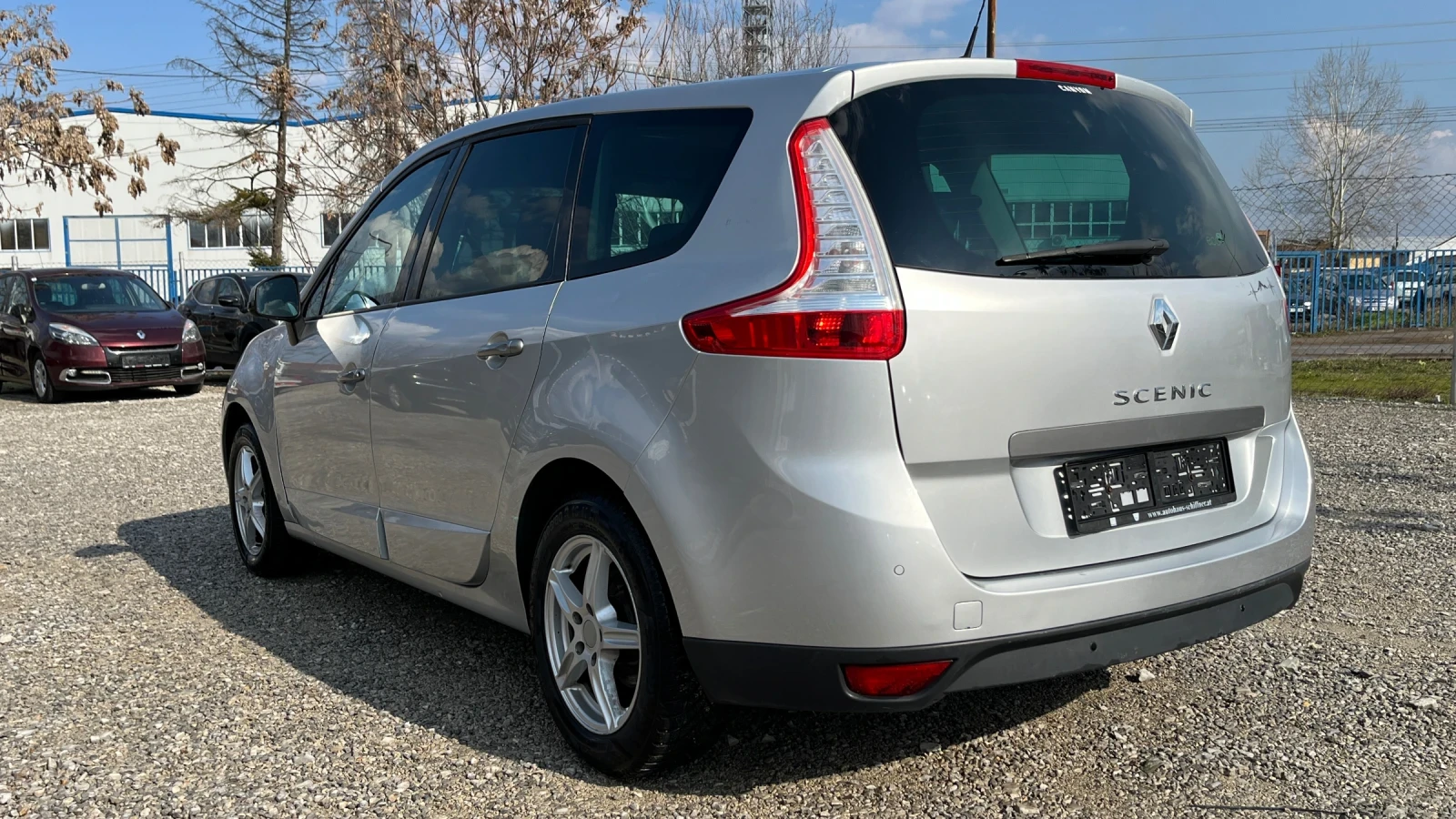 Renault Scenic 1.6 I NAVI, снимка 3 - Автомобили и джипове - 53739209