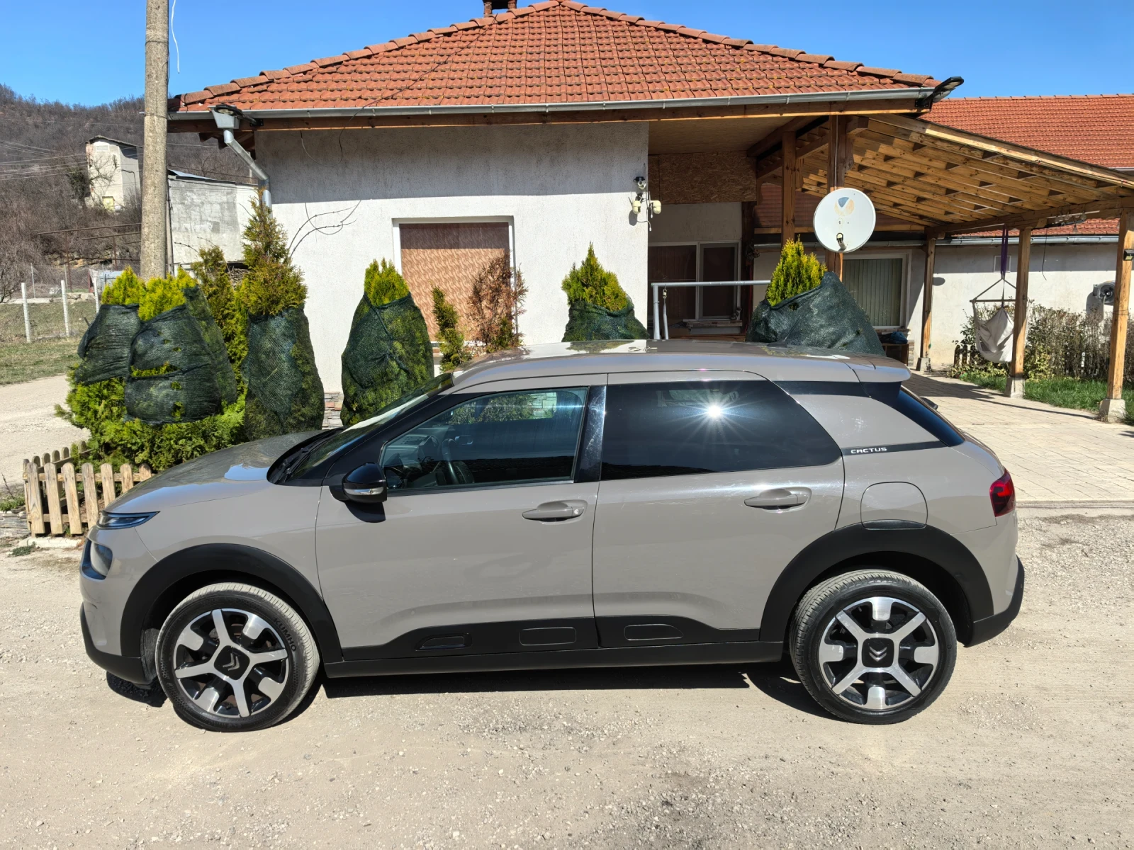 Citroen C4 Cactus 121000км.РЕАЛНИ 6 скорости , снимка 2 - Автомобили и джипове - 53843586