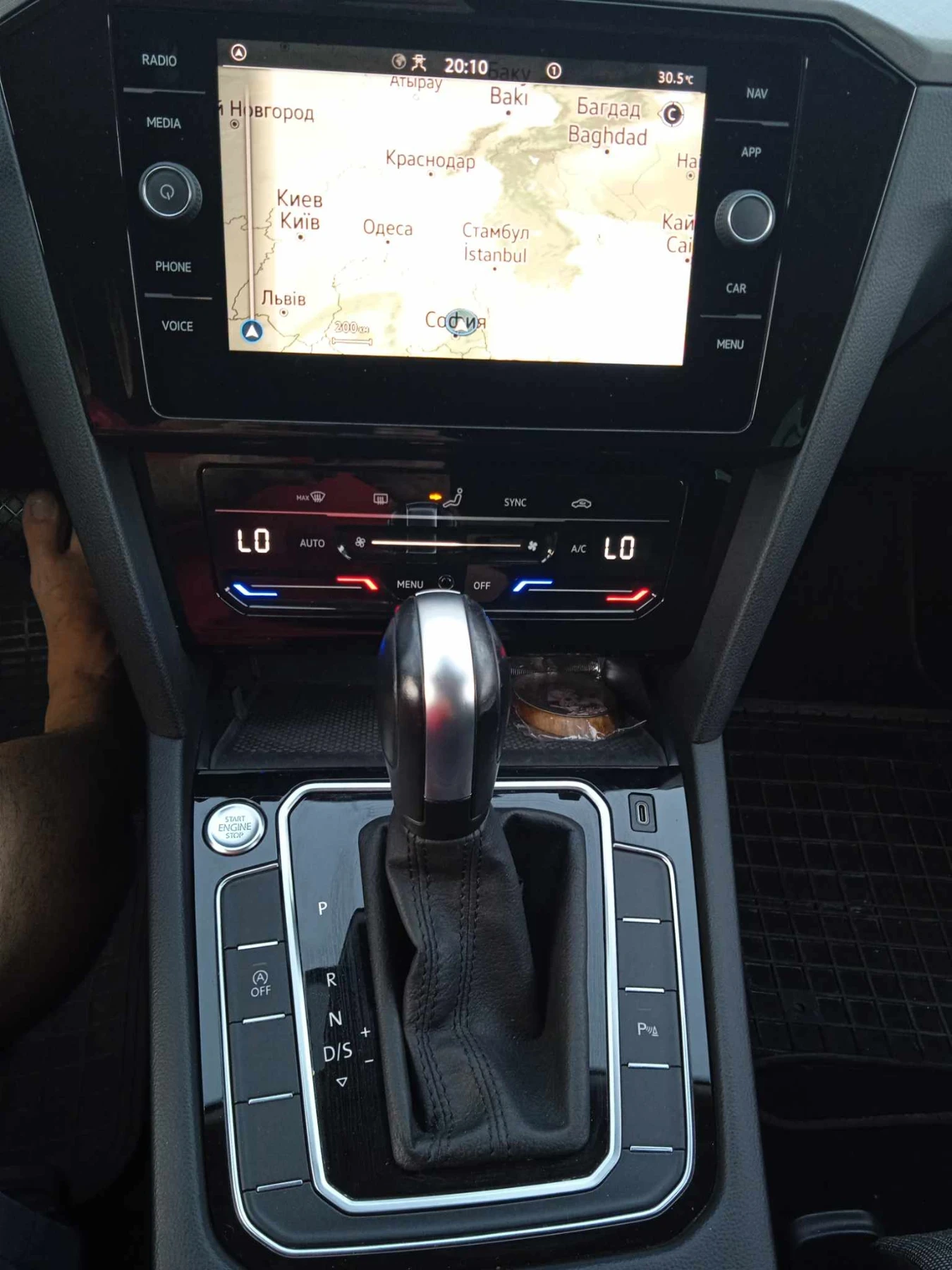 VW Passat, снимка 11 - Автомобили и джипове - 54152602