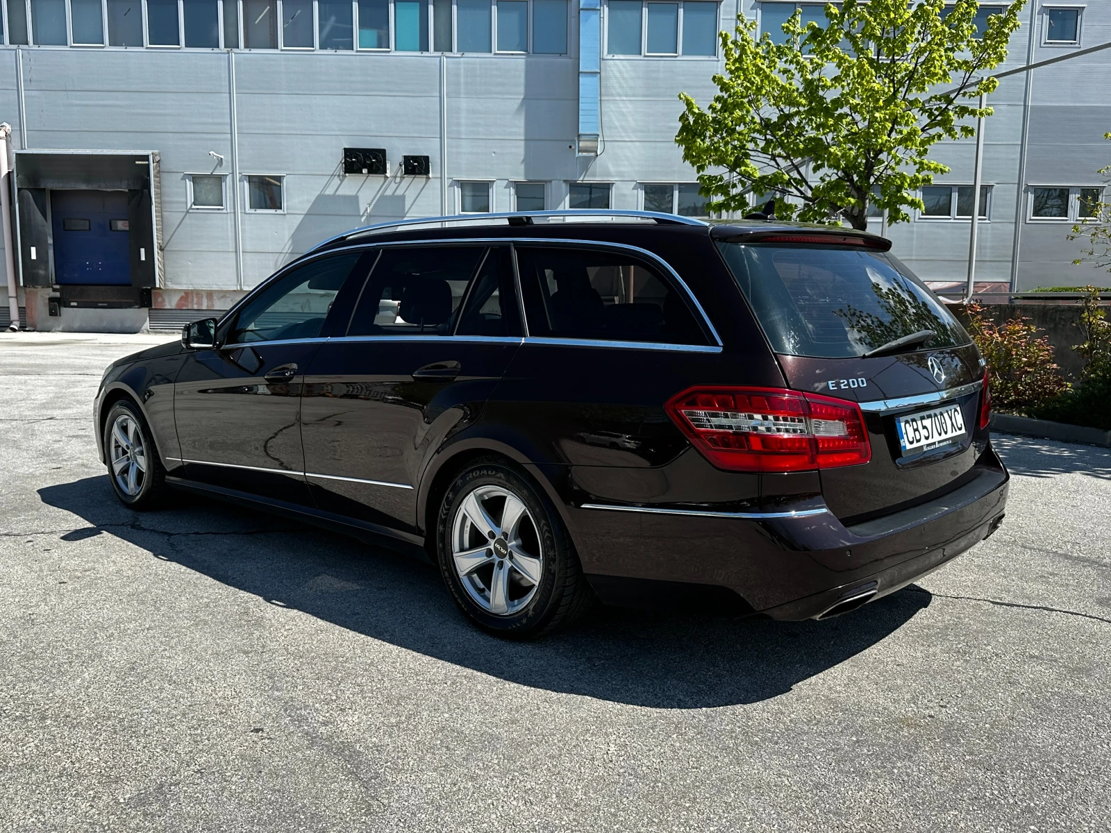 Mercedes-Benz E 200, снимка 3 - Автомобили и джипове - 54422683