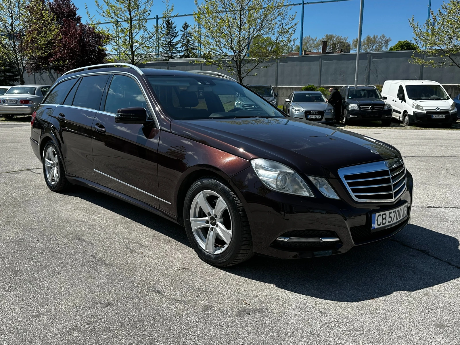 Mercedes-Benz E 200, снимка 6 - Автомобили и джипове - 54422683