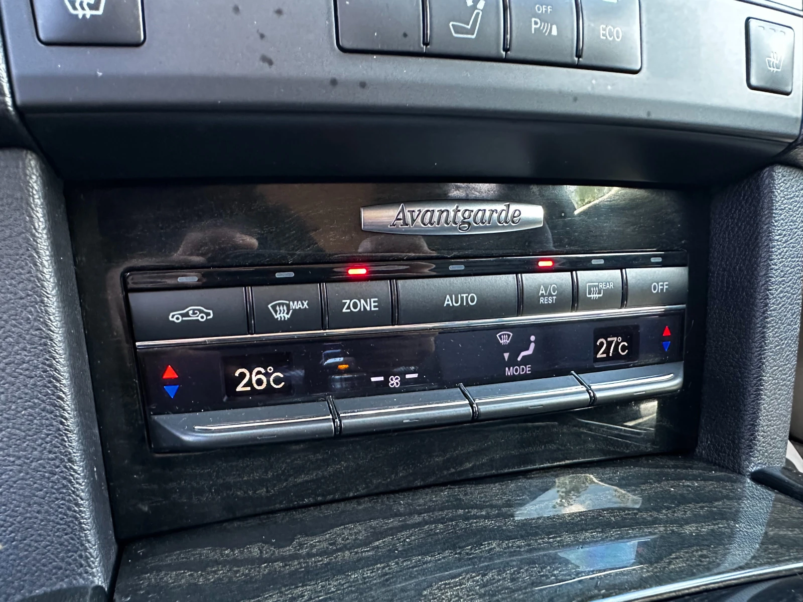 Mercedes-Benz E 200, снимка 13 - Автомобили и джипове - 54422683