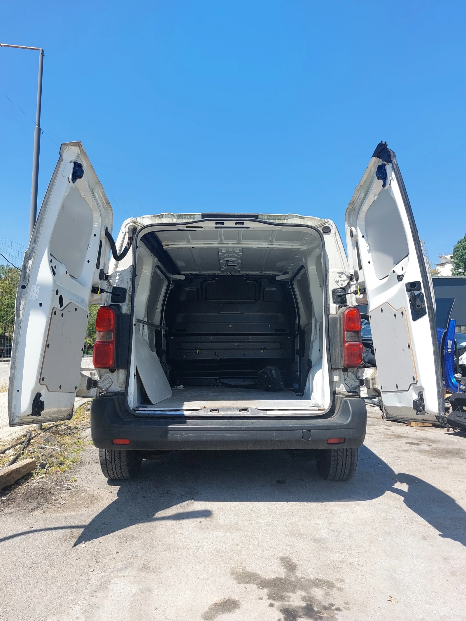 Peugeot Expert 1400 2.0 BlueHDi , снимка 14 - Автомобили и джипове - 54448614