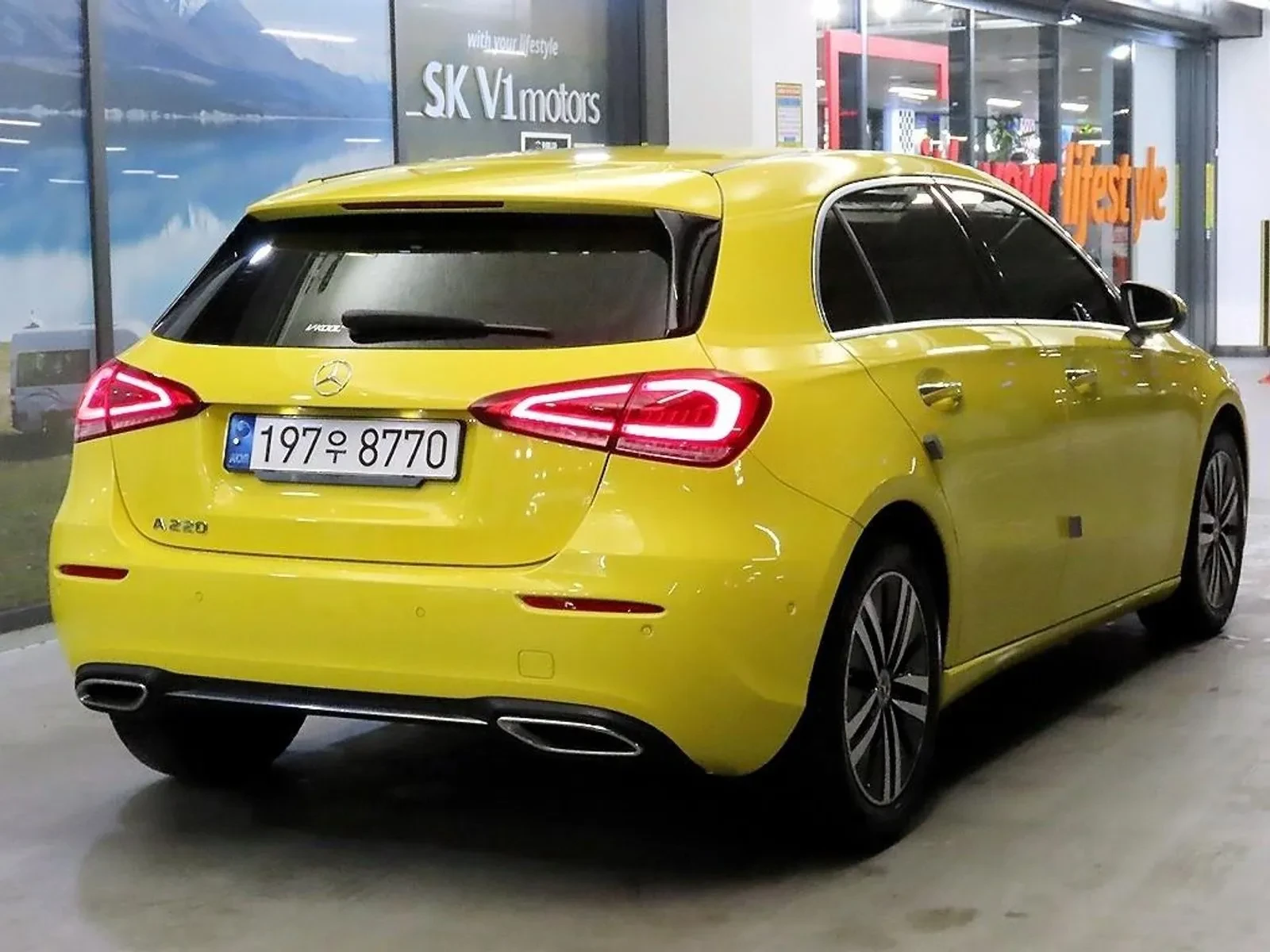 Mercedes-Benz A 220 * ДИГИТАЛ* АМБИЕНТ* ПАМЕТ* LED ФАРОВЕ* КАМЕРА * ПО, снимка 12 - Автомобили и джипове - 54805310