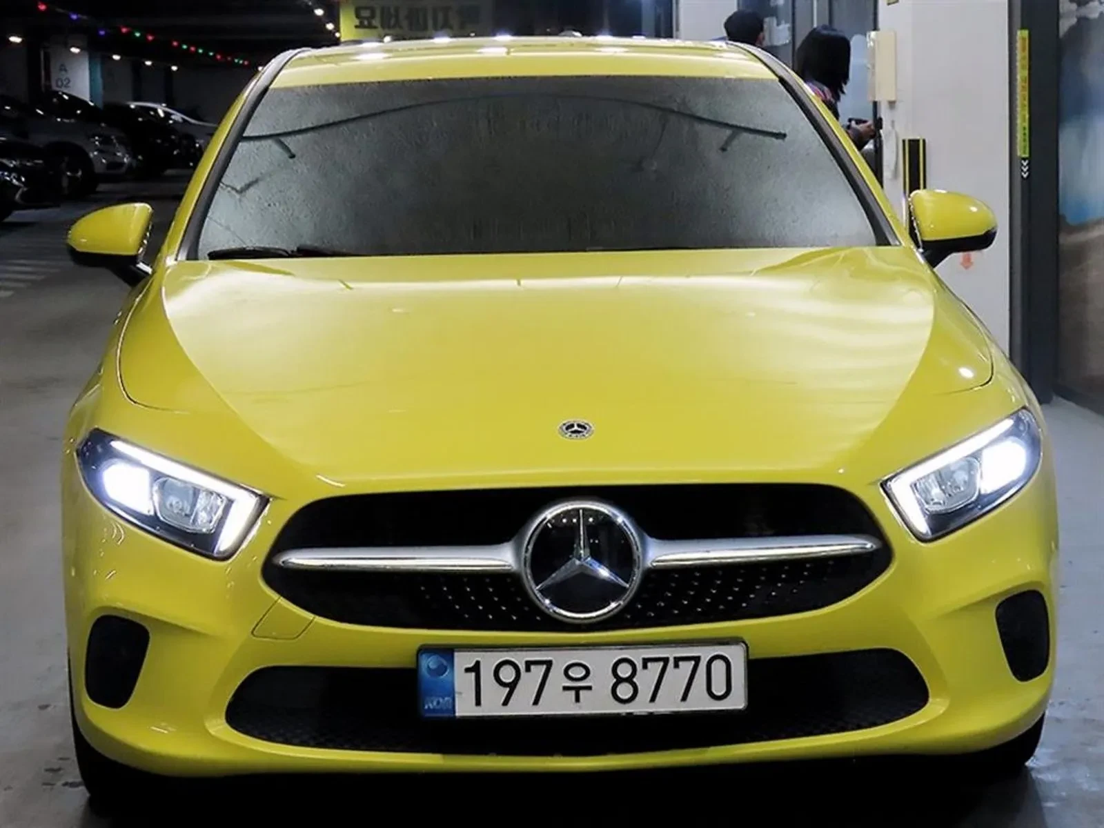 Mercedes-Benz A 220 * ДИГИТАЛ* АМБИЕНТ* ПАМЕТ* LED ФАРОВЕ* КАМЕРА * ПО, снимка 3 - Автомобили и джипове - 54805310