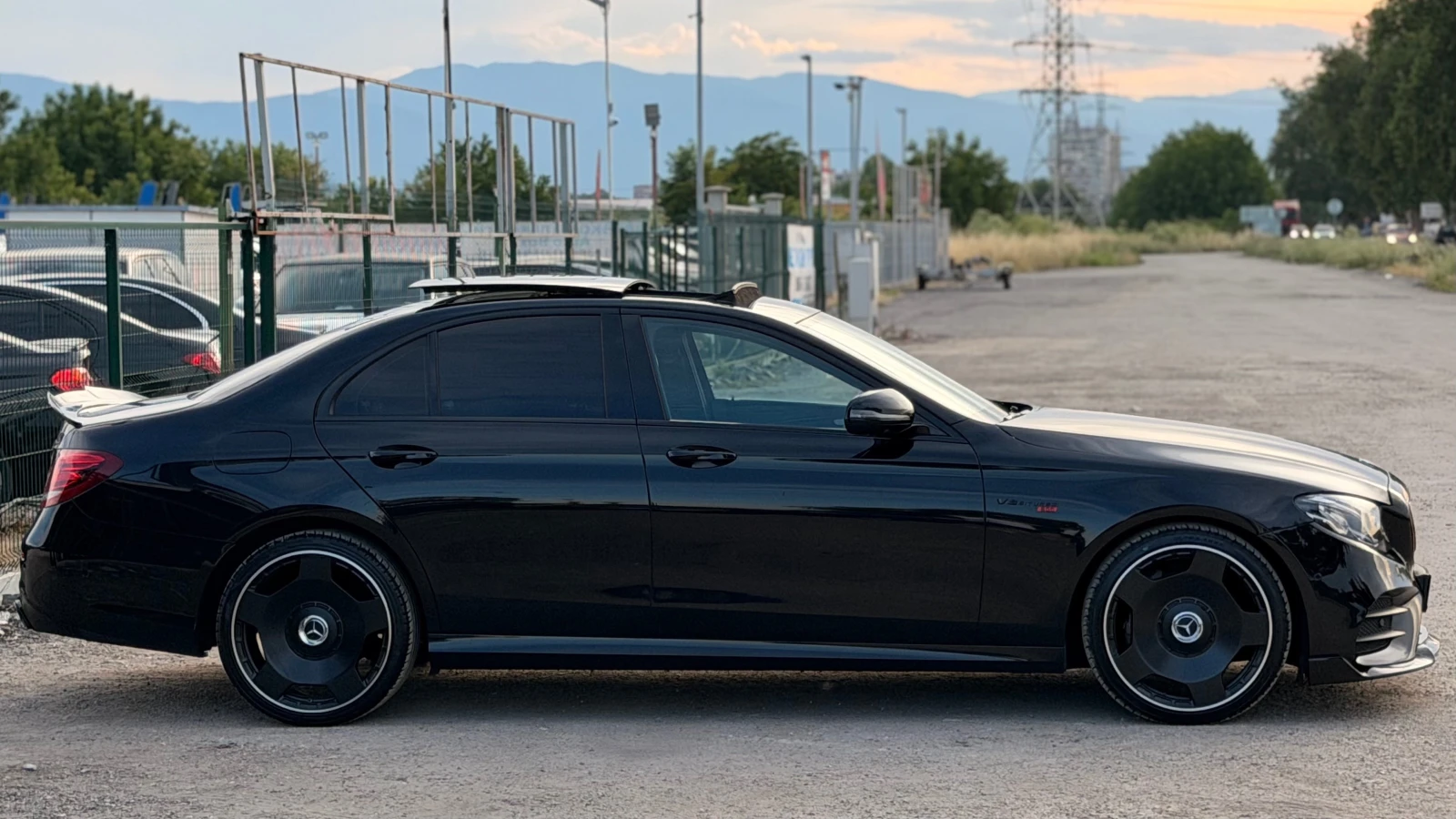 Mercedes-Benz E 350 d= BRABUS= DISTRONIC= 360* КАМЕРА= ПАНОРАМА= ОБДУХ, снимка 4 - Автомобили и джипове - 54857447