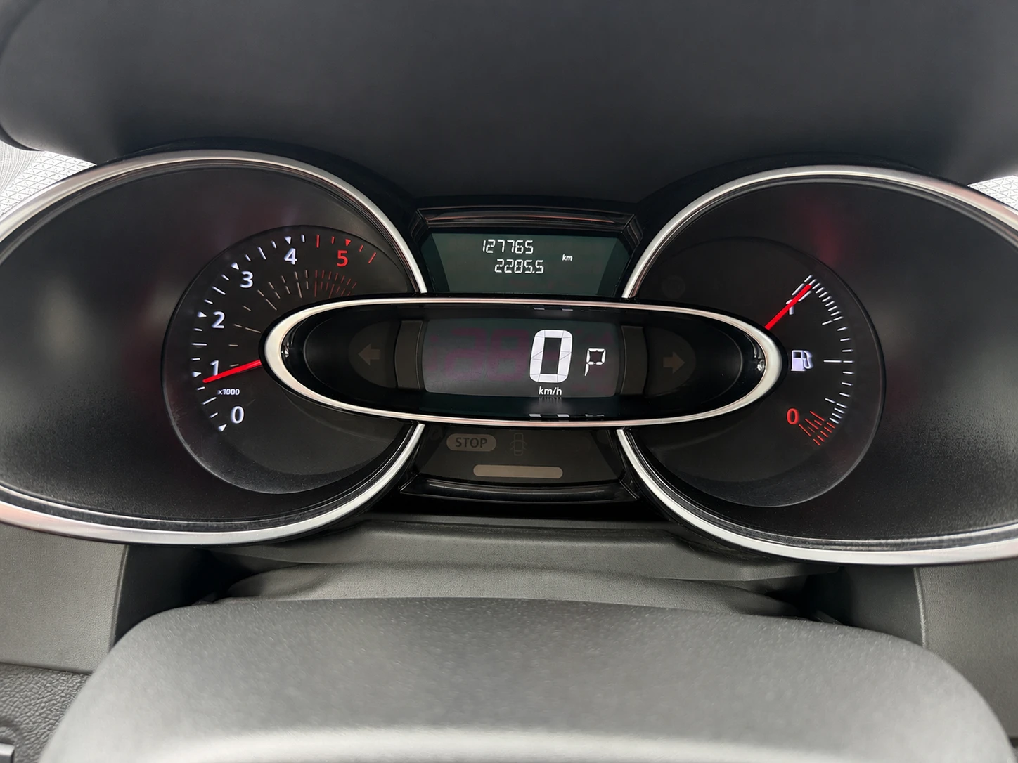 Renault Clio 1.5dci-90Коня.Face. , снимка 14 - Автомобили и джипове - 55156447