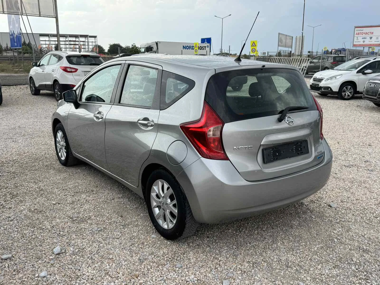 Nissan Note 1, 2GAZ, снимка 6 - Автомобили и джипове - 55189404