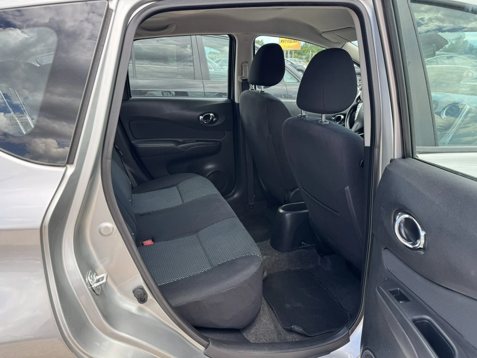 Nissan Note 1, 2GAZ, снимка 13 - Автомобили и джипове - 55189404