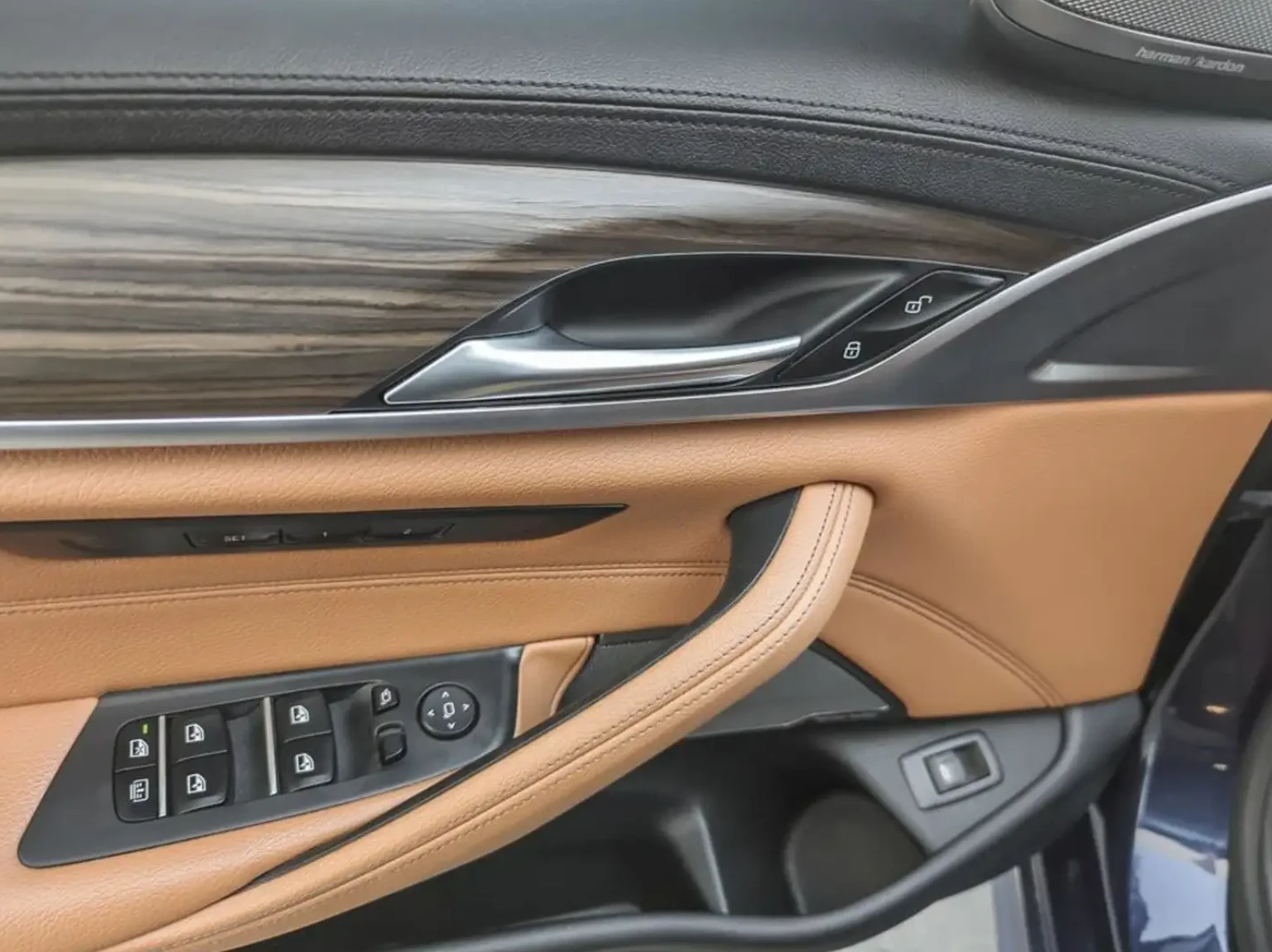 BMW 540 Еnhanced HUD / HK, снимка 5 - Автомобили и джипове - 55277081