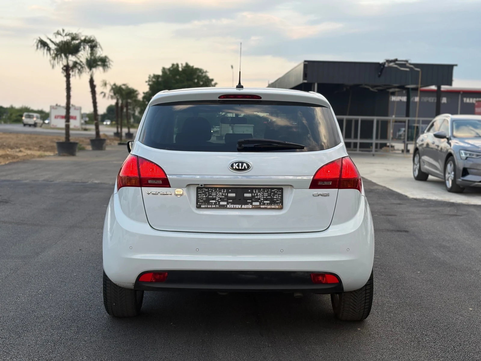 Kia Venga 1.6 128кс CDTi Keyless Camera Подгрев Full, снимка 6 - Автомобили и джипове - 55356675