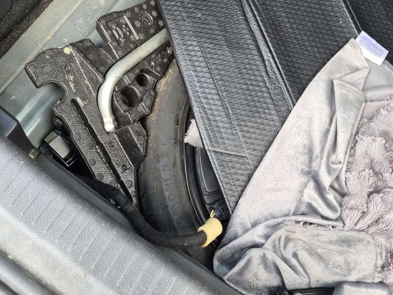 VW Golf SE /CARFAX/КОЖА/ПОДГРЕВ/НАВИ/, снимка 14 - Автомобили и джипове - 55468891