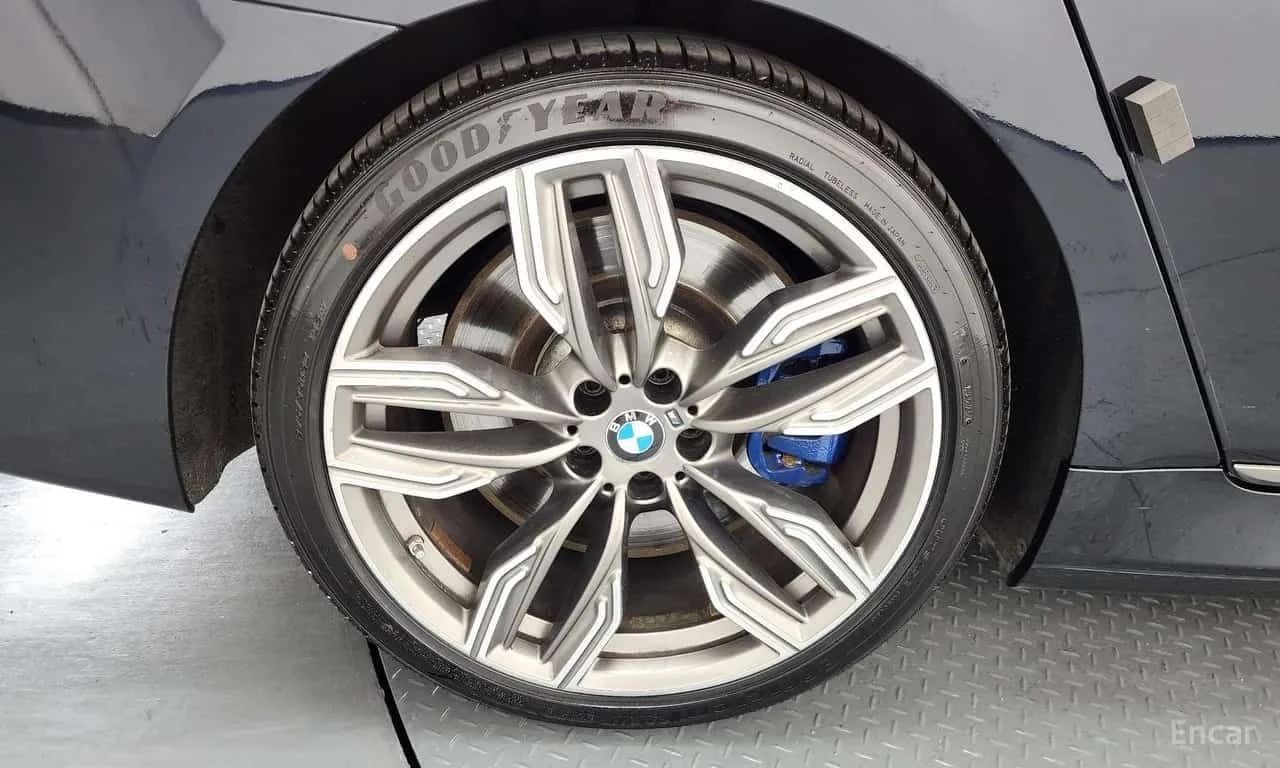 BMW 760 * M760Li xDrive V12* ТЕЛЕВОЗОРИ * МАСАЖИ * BOWERS , снимка 5 - Автомобили и джипове - 55564838