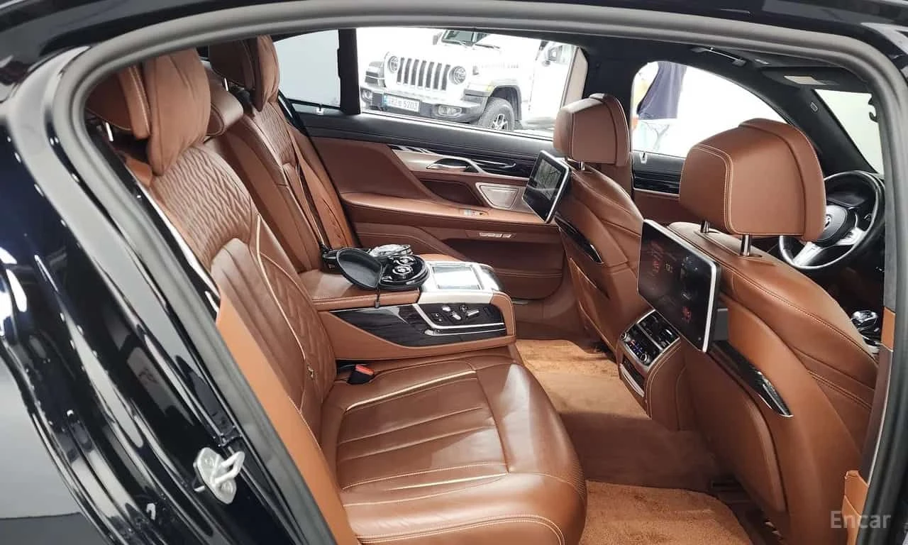 BMW 760 * M760Li xDrive V12* ТЕЛЕВОЗОРИ * МАСАЖИ * BOWERS , снимка 11 - Автомобили и джипове - 55564838