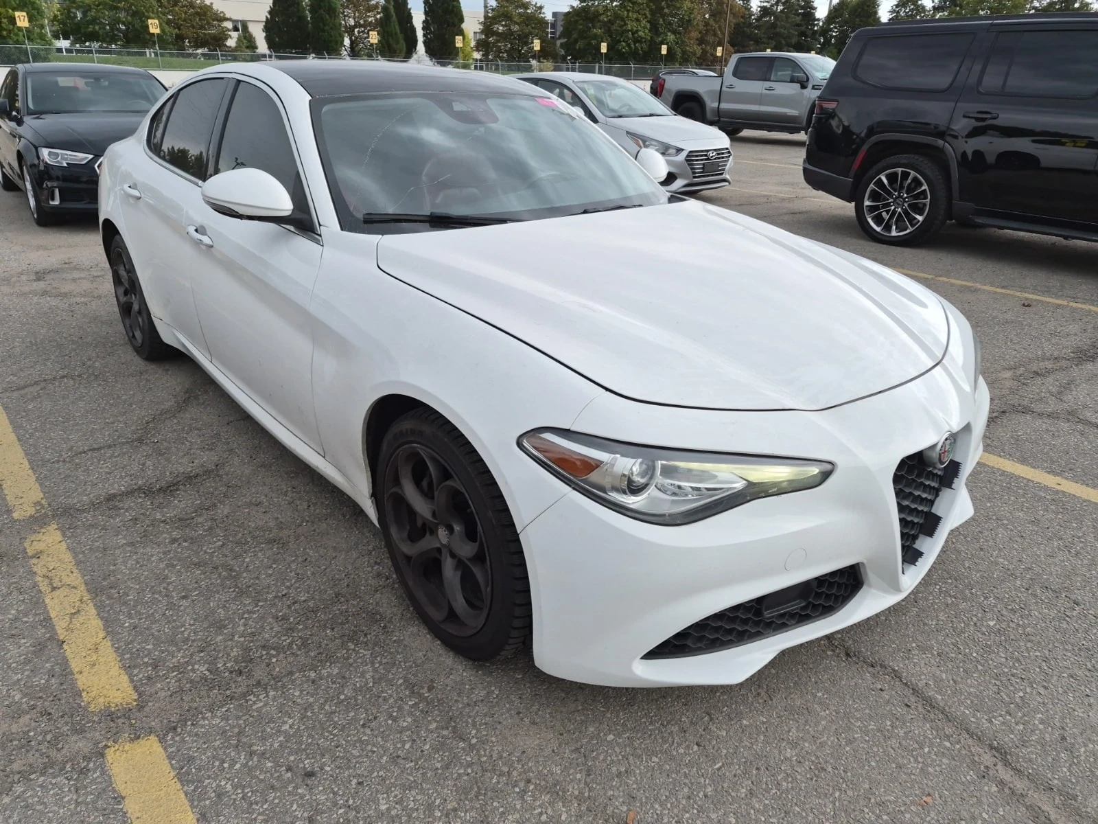 Alfa Romeo Giulia  Q4 / DISTRONIC / PANO / АВТОКРЕДИТ , снимка 2 - Автомобили и джипове - 56103279