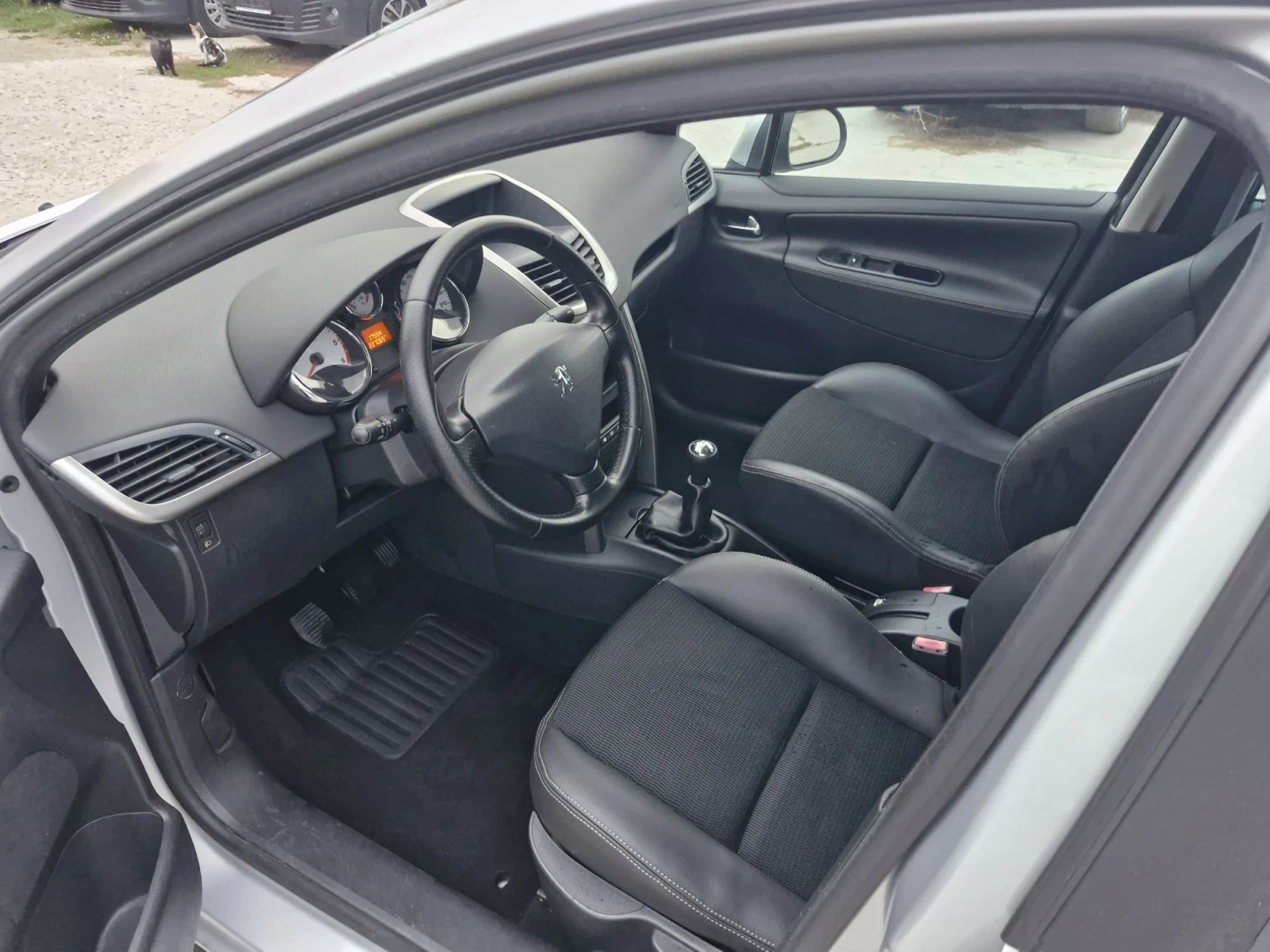 Peugeot 207 1.6hdi 109hp, снимка 10 - Автомобили и джипове - 56712706