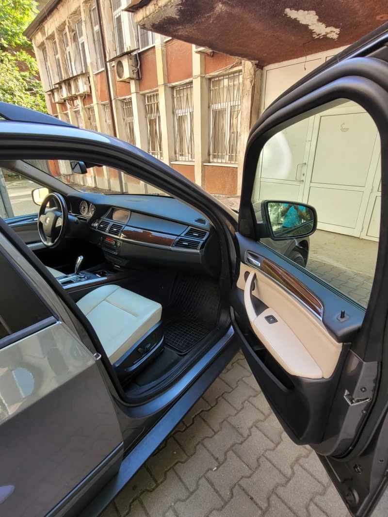 BMW X5 xDrive35i, снимка 6 - Автомобили и джипове - 52023284