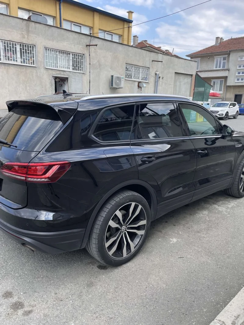 VW Touareg, снимка 2 - Автомобили и джипове - 52634793