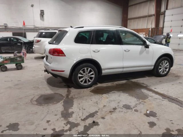 VW Touareg VR6 SPORT/ 341 лв на месец , снимка 4 - Автомобили и джипове - 53335284