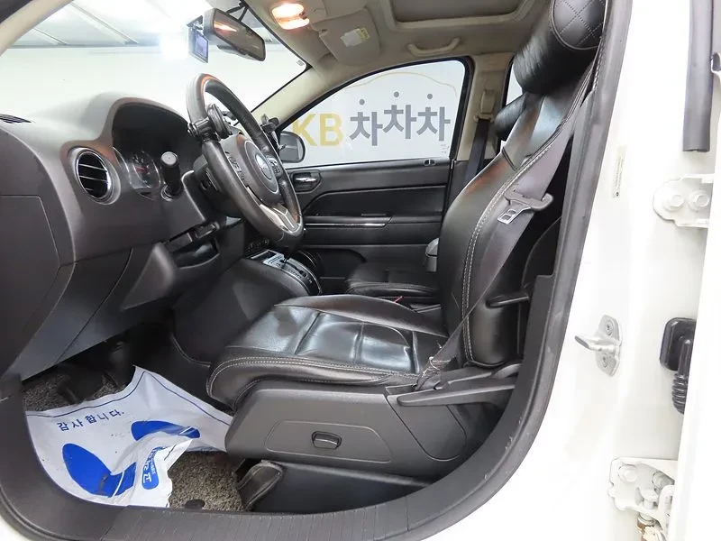 Jeep Compass, снимка 5 - Автомобили и джипове - 54463256