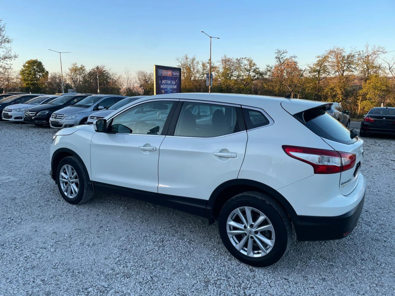 Nissan Qashqai 1.5dci 110k * Navi* Tekna* UNIKAT*  - изображение 5