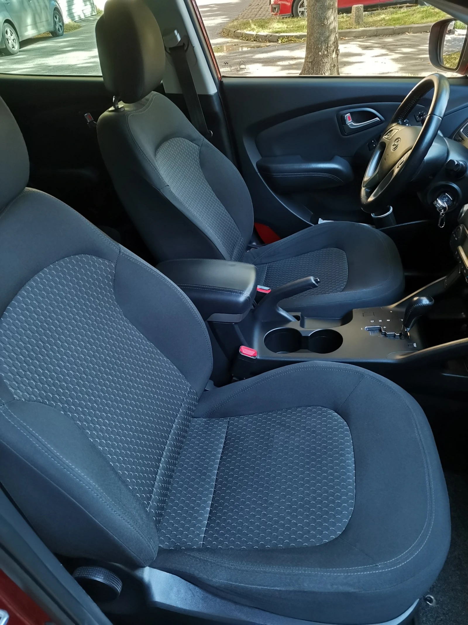 Hyundai IX35 Comfort 2.0i 163hp 4x4 - изображение 10