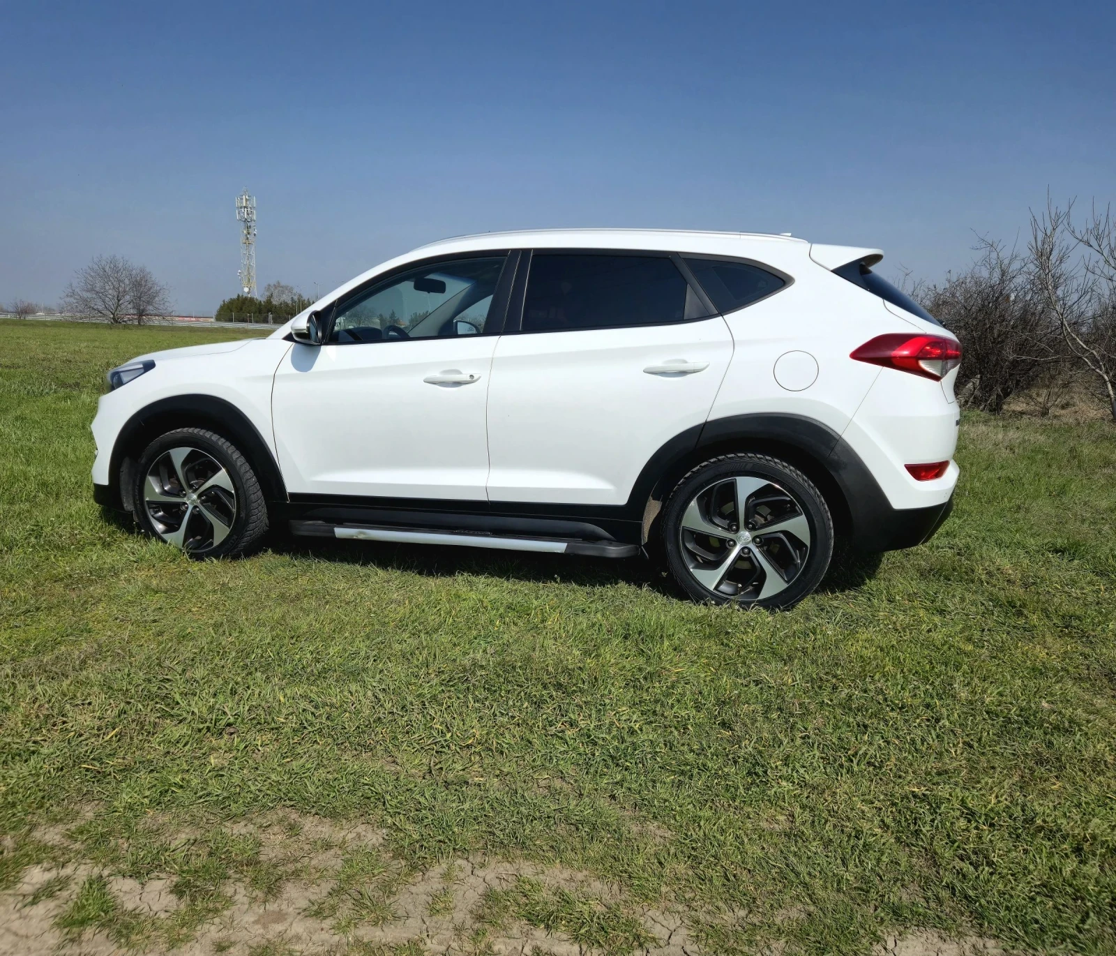 Hyundai Tucson 1.7CRDI TOP НОВА, снимка 5 - Автомобили и джипове - 53747239