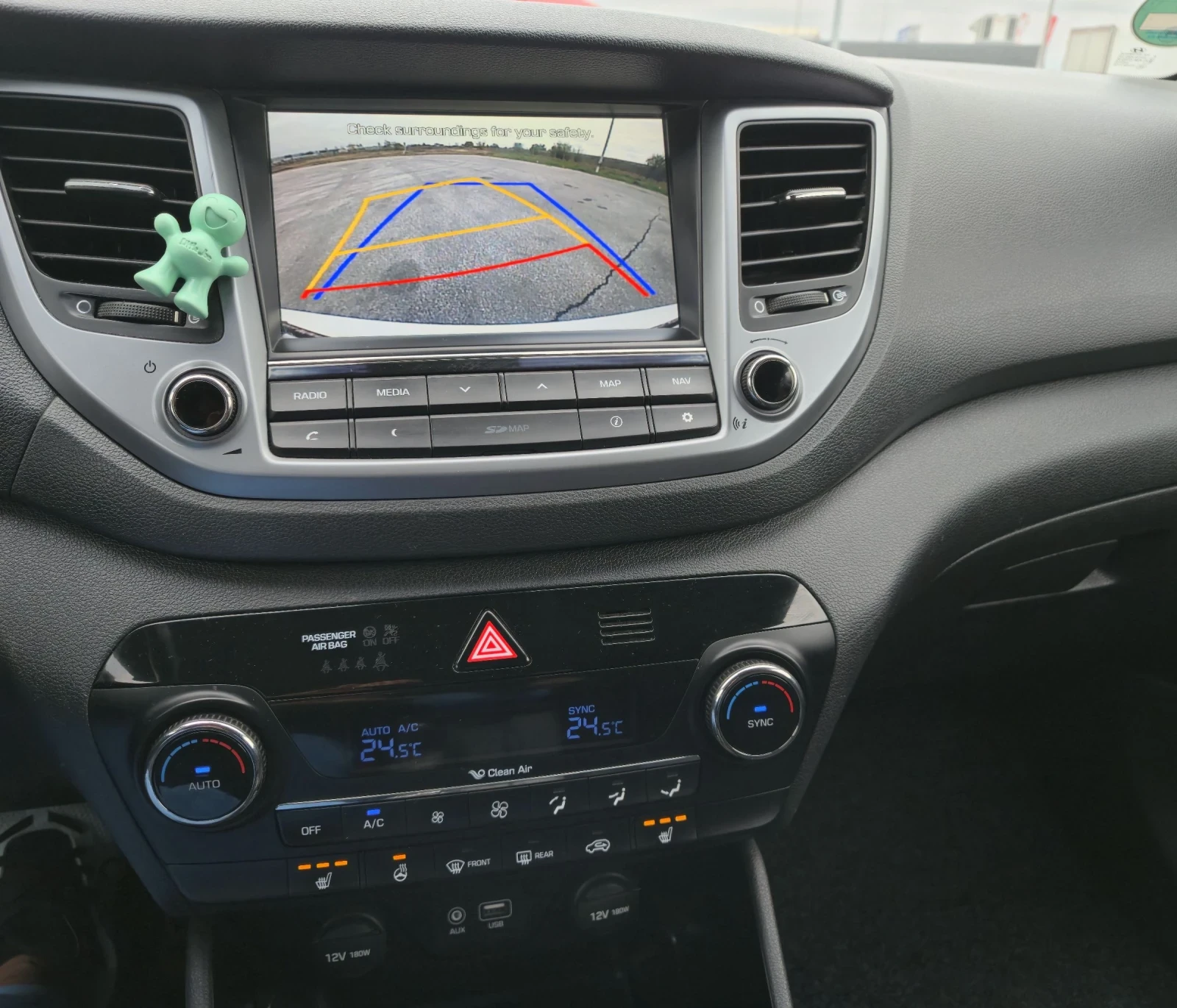 Hyundai Tucson 1.7CRDI TOP НОВА, снимка 12 - Автомобили и джипове - 53747239