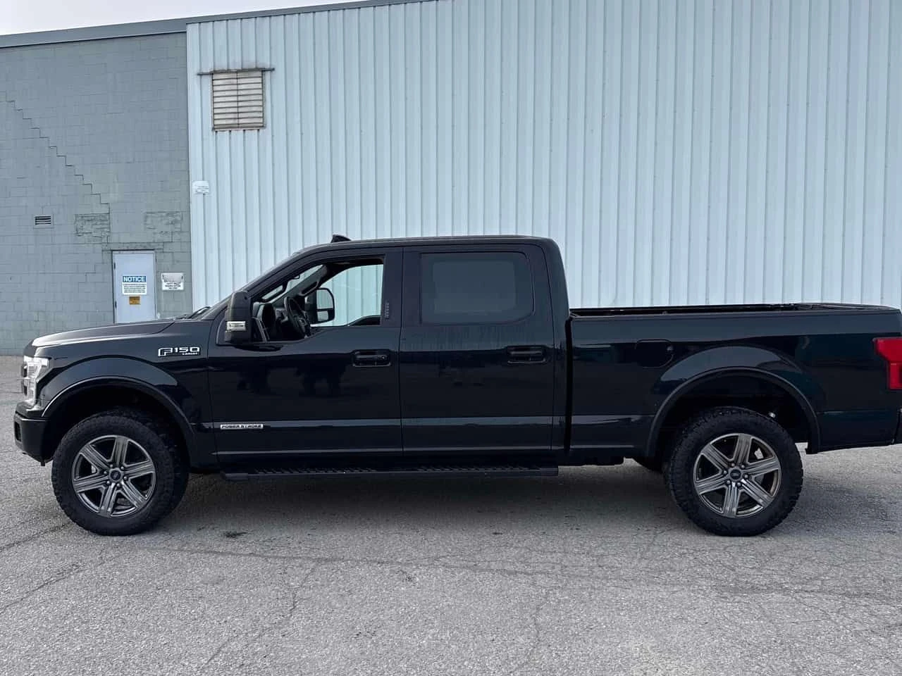 Ford F150 4WD SuperCrew LARIAT/ОБДУХВАНЕ/ПАНОРАМА , снимка 3 - Автомобили и джипове - 54080337