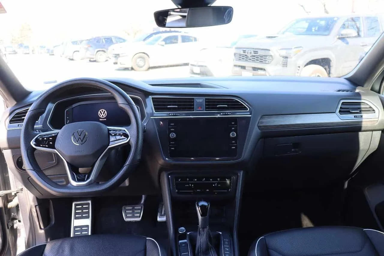 VW Tiguan Highline R Line /360/FENDER , снимка 8 - Автомобили и джипове - 54513526