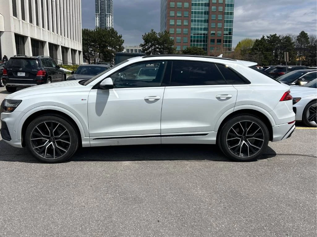Audi Q8 * TECHNIK * ДИСТРОНИК * 360 * ОБУДХВАНЕ * PANO, снимка 4 - Автомобили и джипове - 54569667