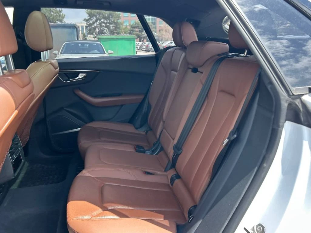 Audi Q8 * TECHNIK * ДИСТРОНИК * 360 * ОБУДХВАНЕ * PANO, снимка 13 - Автомобили и джипове - 54569667