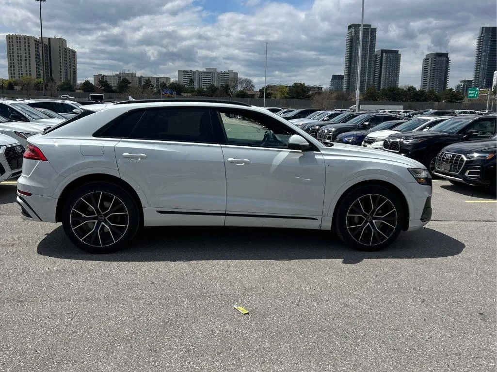 Audi Q8 * TECHNIK * ДИСТРОНИК * 360 * ОБУДХВАНЕ * PANO, снимка 5 - Автомобили и джипове - 54569667