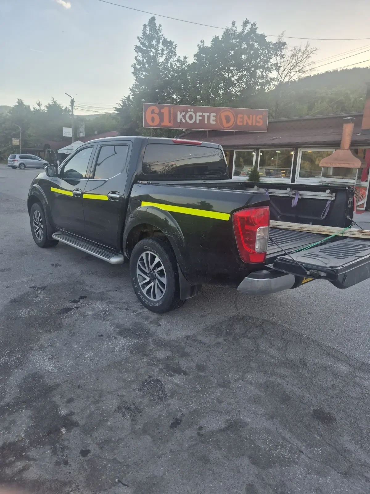 Nissan Navara Пикап, снимка 8 - Автомобили и джипове - 55095870