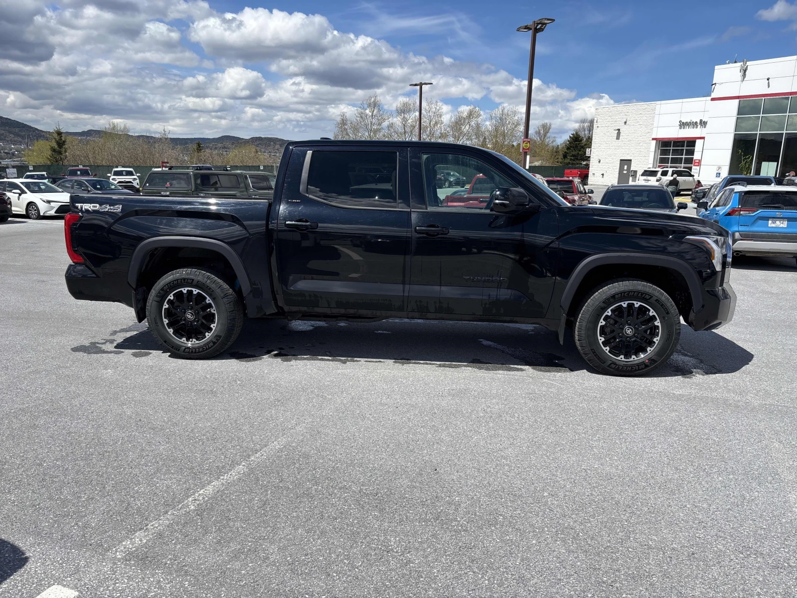 Toyota Tundra CREWMAX SR5 TRD OFFROAD PACKAGE* ПОДГРЕВ* КАМЕРА , снимка 3 - Автомобили и джипове - 54757027