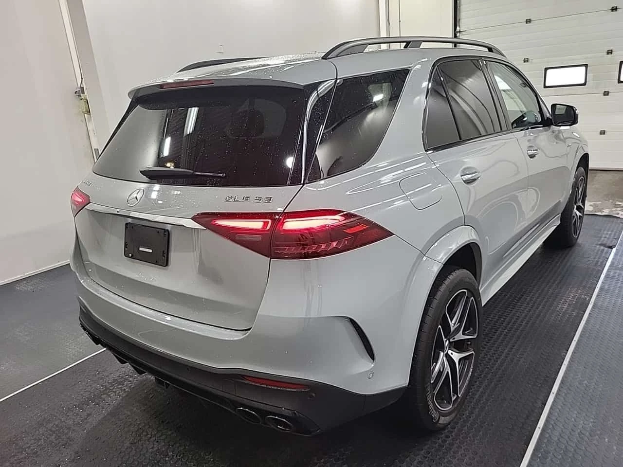 Mercedes-Benz GLE 53 4MATIC BURMESTER| ОБДУХВАНЕ| ПАНО| HUD| 360| 2 КЛЮЧА| , снимка 5 - Автомобили и джипове - 54791958